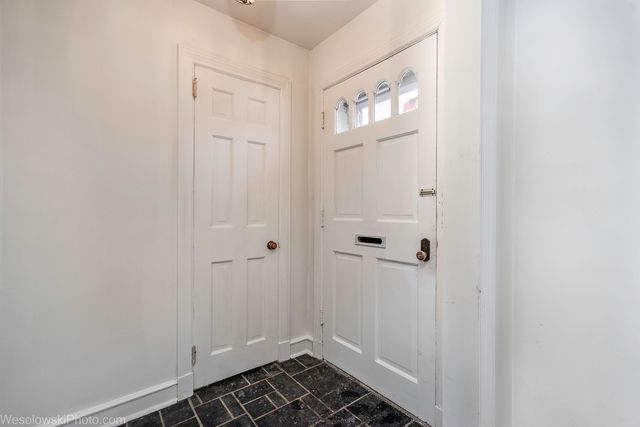 6738 N Ionia Avenue, Chicago, IL 60646