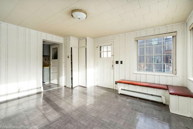 6738 N Ionia Avenue, Chicago, IL 60646