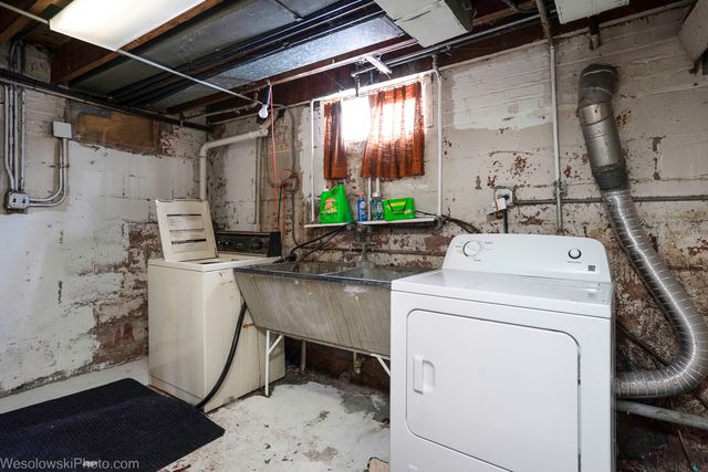 6738 N Ionia Avenue, Chicago, IL 60646