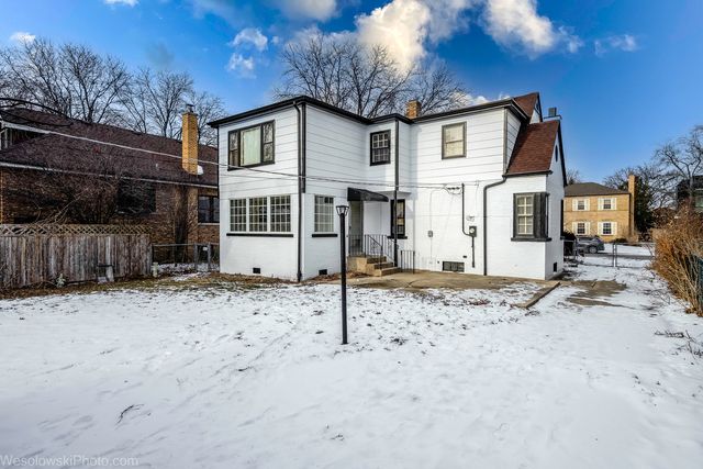 6738 N Ionia Avenue, Chicago, IL 60646