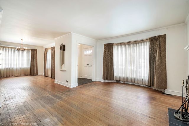 6738 N Ionia Avenue, Chicago, IL 60646