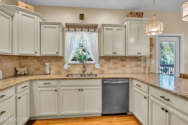 2106 Zion Drive, Sevierville, TN 37862