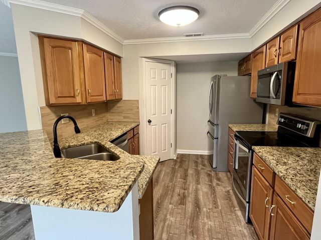 2123 Clareglen Drive, 204, Crescent Springs, KY 41017