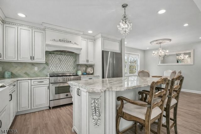 83 White St, Dover Town, NJ 07801