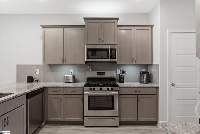 4 Woodcross Drive, Simpsonville, SC 29681