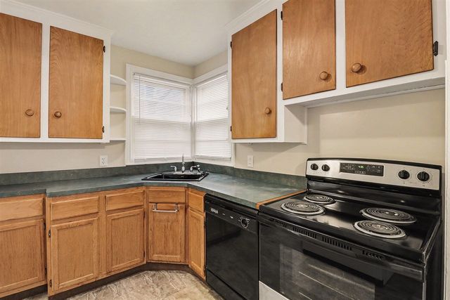 1377 Mill Street, Lincoln Park, MI 48146