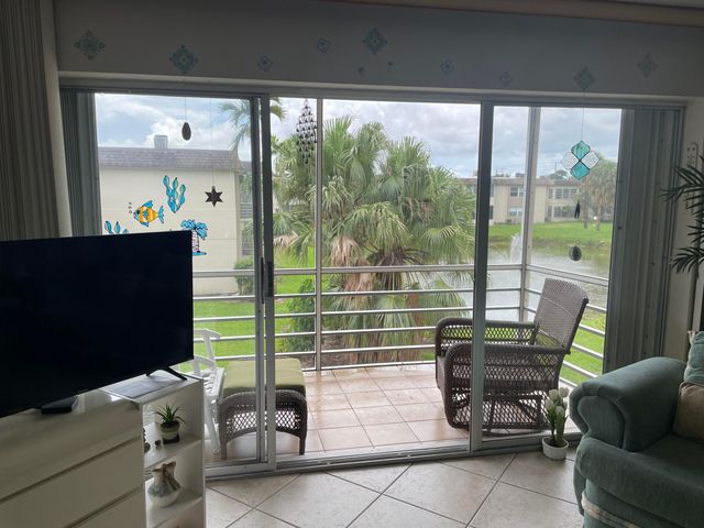 506 Davis Road 78, Palm Springs, FL 33461