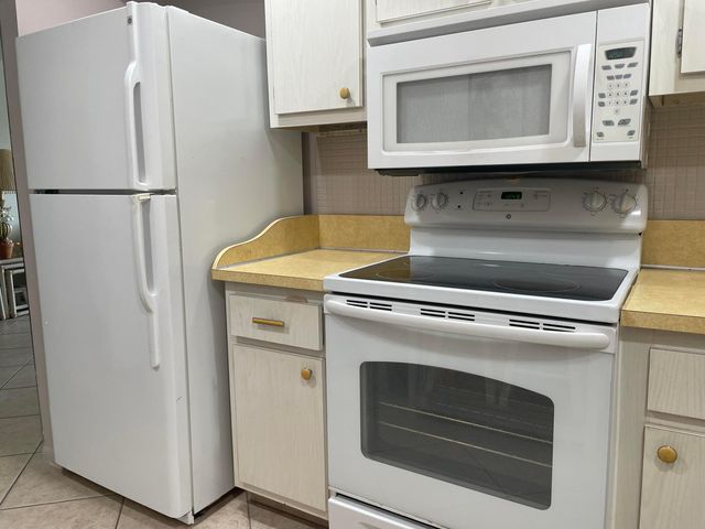 506 Davis Road 78, Palm Springs, FL 33461