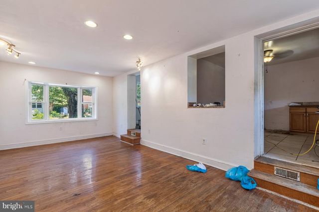 4637 LACY AVE, Suitland, MD 20746