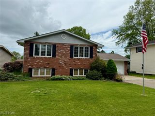 644 Orchard Avenue NW, New Philadelphia, OH 44663