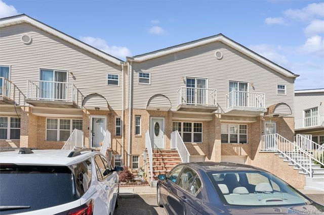 1601 Johnson Avenue 16, Elmont, NY 11003