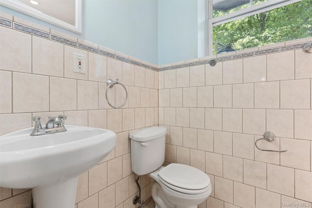 1601 Johnson Avenue 16, Elmont, NY 11003