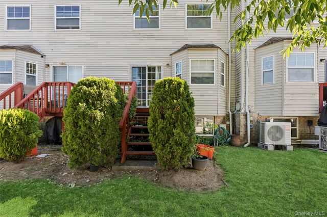 1601 Johnson Avenue 16, Elmont, NY 11003
