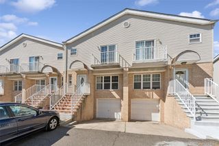 1601 Johnson Avenue 16, Elmont, NY 11003