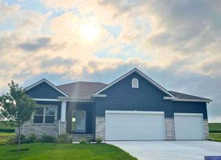 5006 Kestrel Parkway, Elkhorn, NE 68022