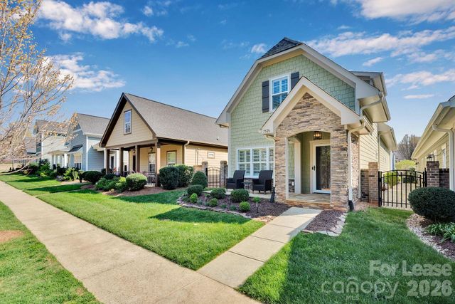 7526 Fairway Villa Circle, Denver, NC 28037