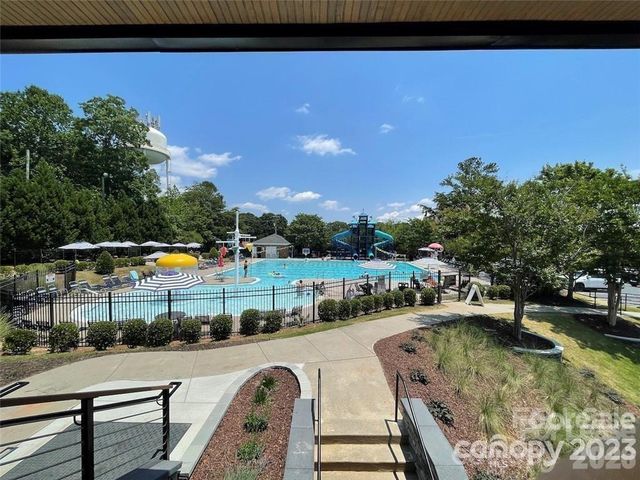7526 Fairway Villa Circle, Denver, NC 28037