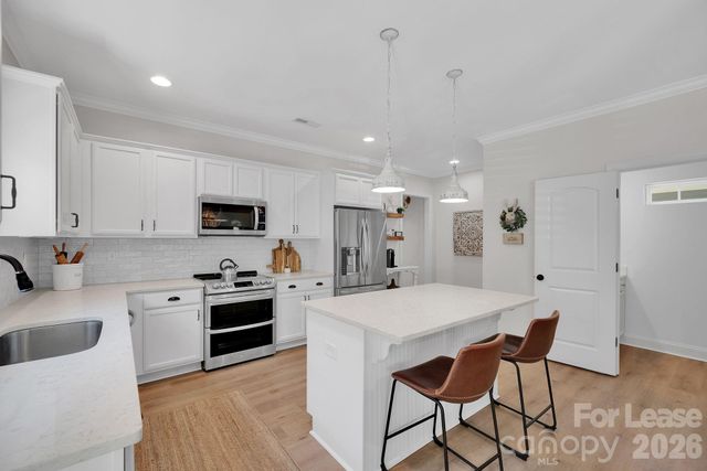 7526 Fairway Villa Circle, Denver, NC 28037