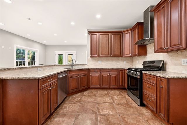 626 Brookstone, Webster, NY 14580