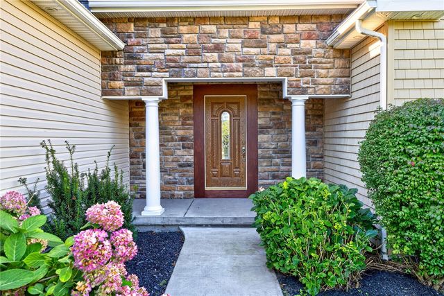 626 Brookstone, Webster, NY 14580