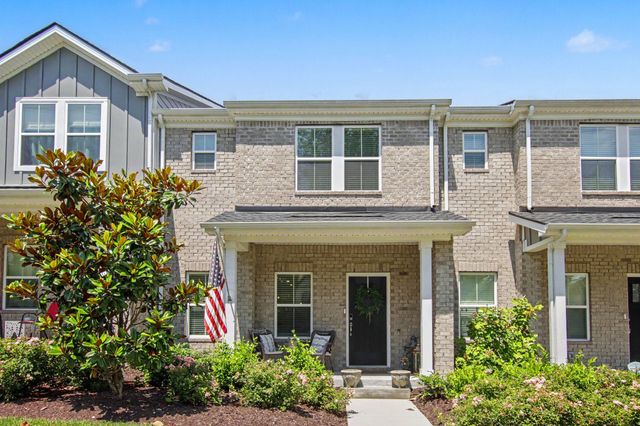 204 Douglas Bend Rd Unit 504, Gallatin, TN 37066