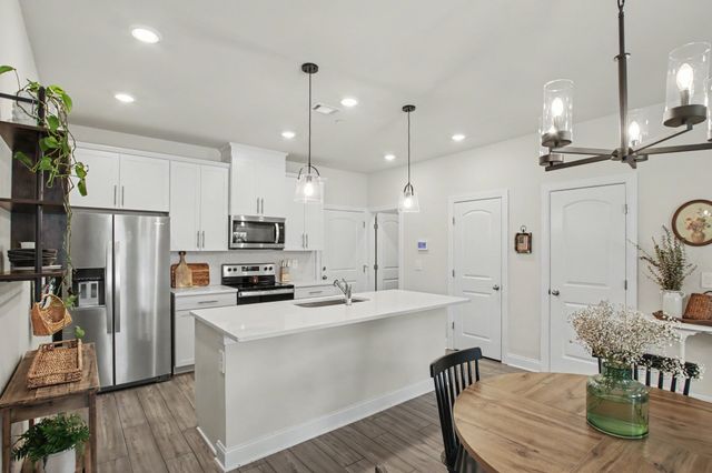 204 Douglas Bend Rd Unit 504, Gallatin, TN 37066