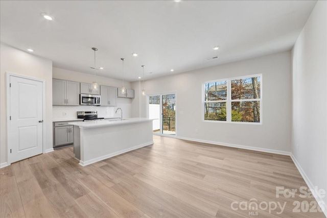 6013 Longar Lane, Charlotte, NC 28269