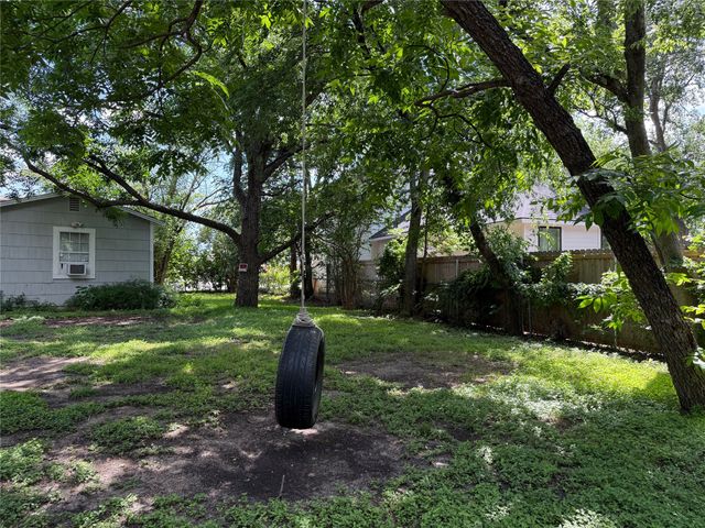 508 E Parks Avenue, Waxahachie, TX 75165