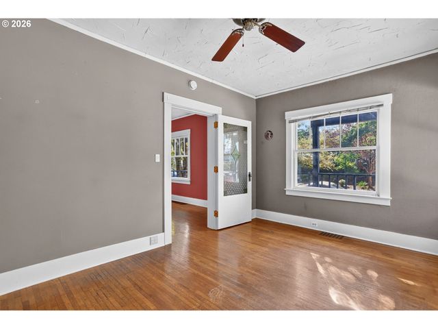 4405 Se DIVISION St, Portland, OR 97206