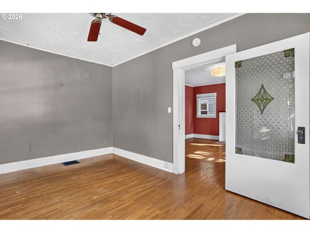 4405 Se DIVISION St, Portland, OR 97206