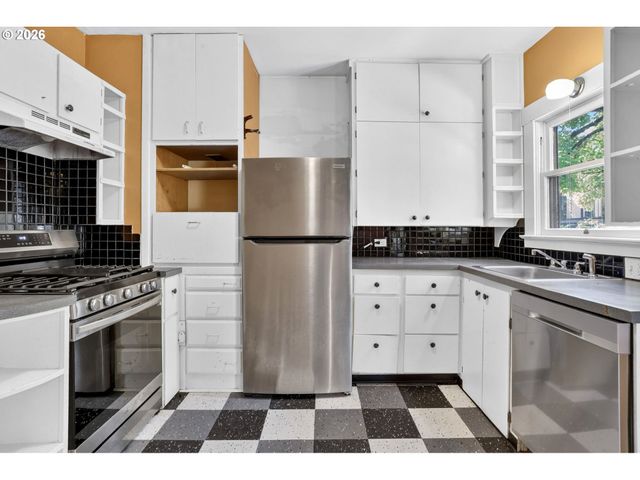 4405 Se DIVISION St, Portland, OR 97206
