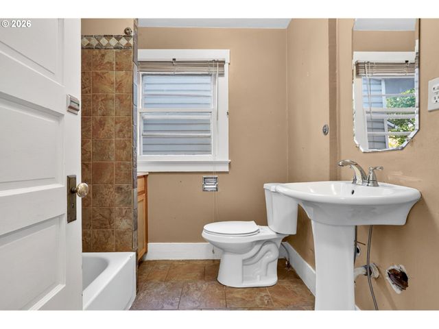 4405 Se DIVISION St, Portland, OR 97206
