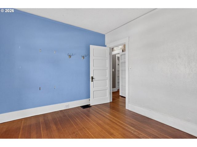 4405 Se DIVISION St, Portland, OR 97206