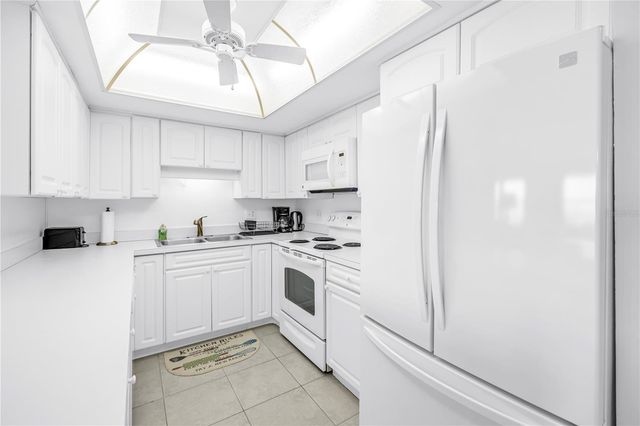 5220 BRITTANY DRIVE S 1202, St Petersburg, FL 33715