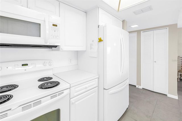 5220 BRITTANY DRIVE S 1202, St Petersburg, FL 33715