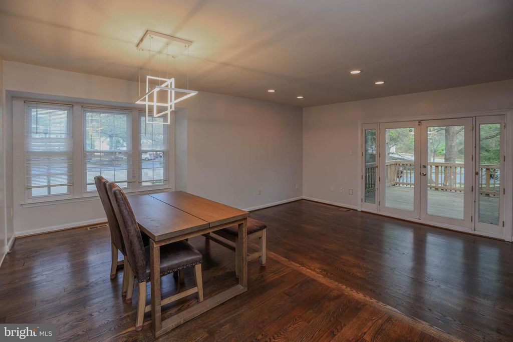 Image 10 of property listing at 11701 STONEGATE LN, Columbia, MD 21044