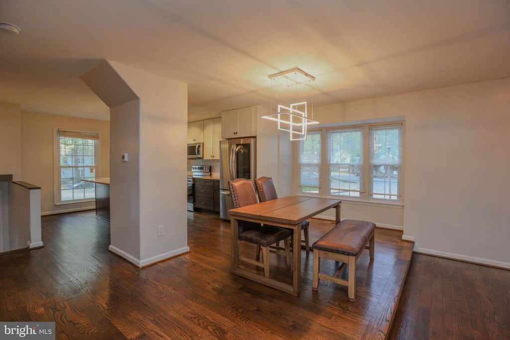 Image 11 of property listing at 11701 STONEGATE LN, Columbia, MD 21044