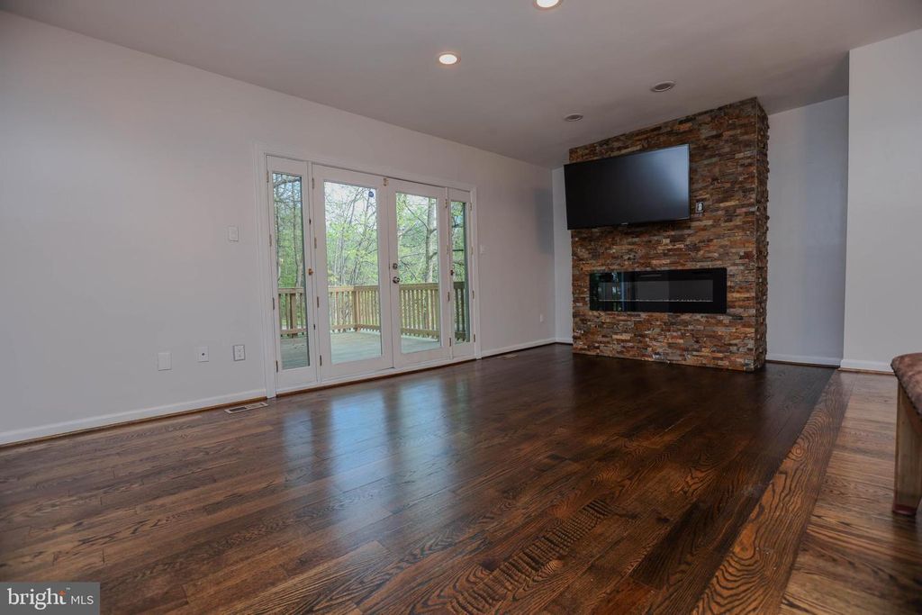 Image 12 of property listing at 11701 STONEGATE LN, Columbia, MD 21044