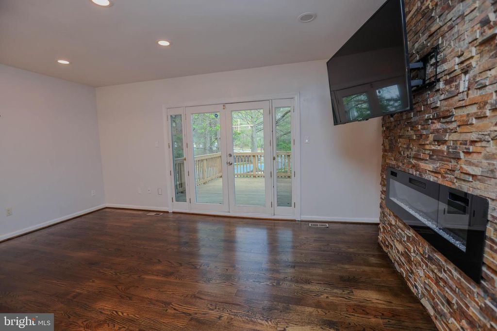 Image 13 of property listing at 11701 STONEGATE LN, Columbia, MD 21044