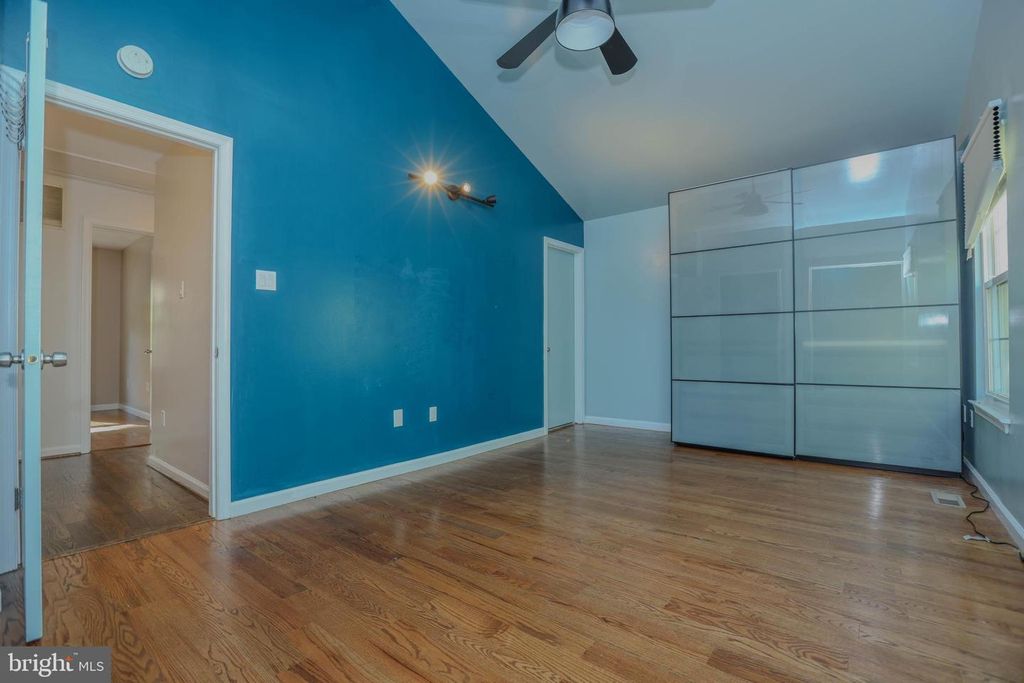 Image 19 of property listing at 11701 STONEGATE LN, Columbia, MD 21044