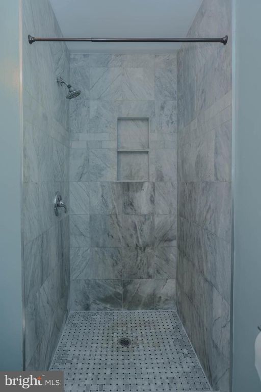 Image 21 of property listing at 11701 STONEGATE LN, Columbia, MD 21044