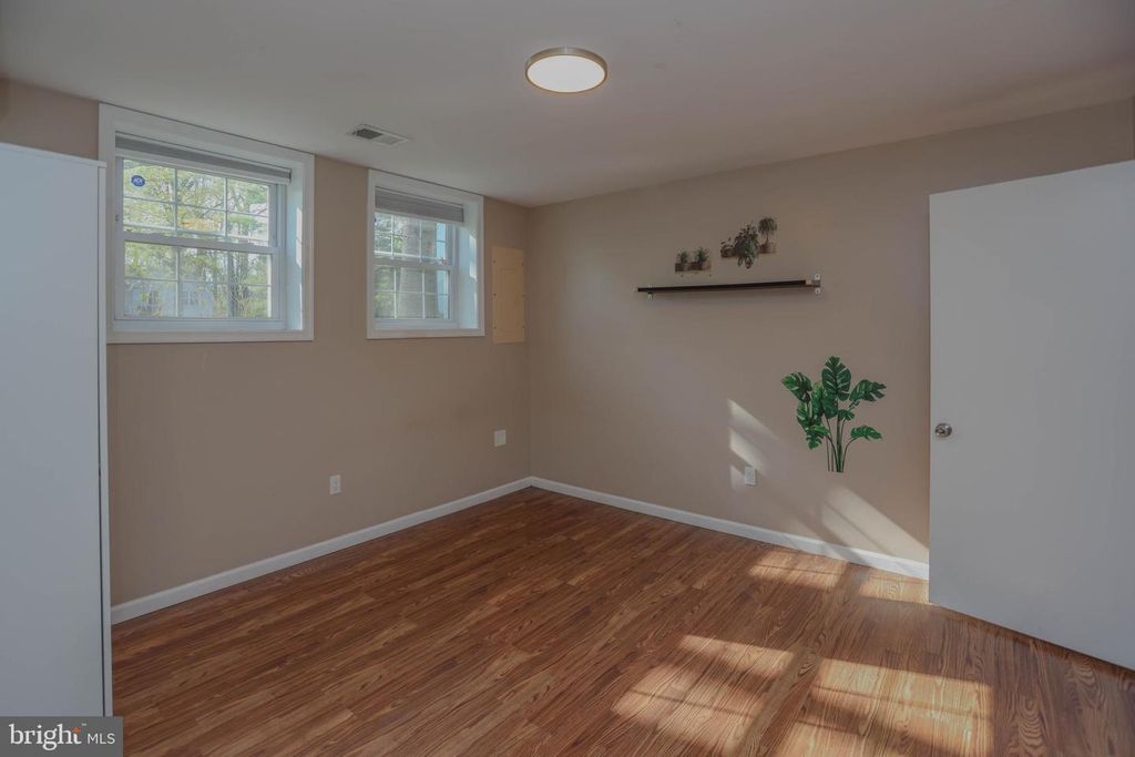 Image 31 of property listing at 11701 STONEGATE LN, Columbia, MD 21044