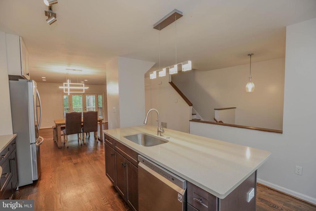 Image 8 of property listing at 11701 STONEGATE LN, Columbia, MD 21044