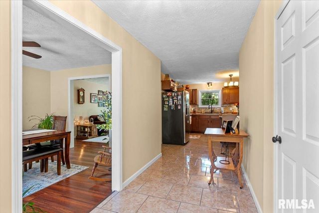 23751 HOMESTEAD Lane, Athens, IL 62613