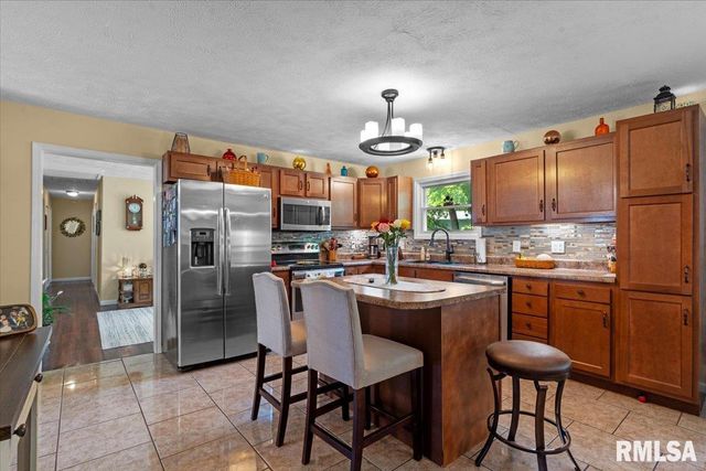 23751 HOMESTEAD Lane, Athens, IL 62613