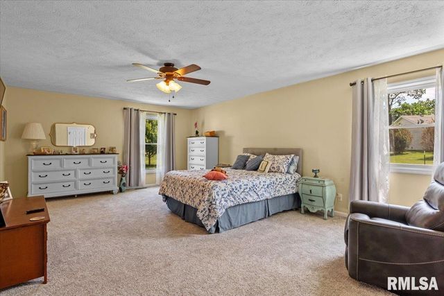 23751 HOMESTEAD Lane, Athens, IL 62613