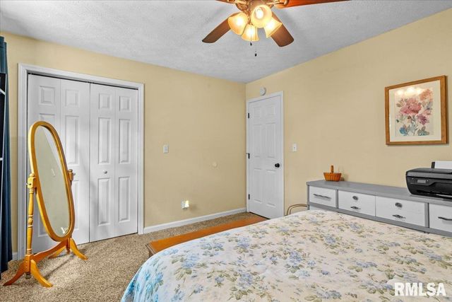 23751 HOMESTEAD Lane, Athens, IL 62613