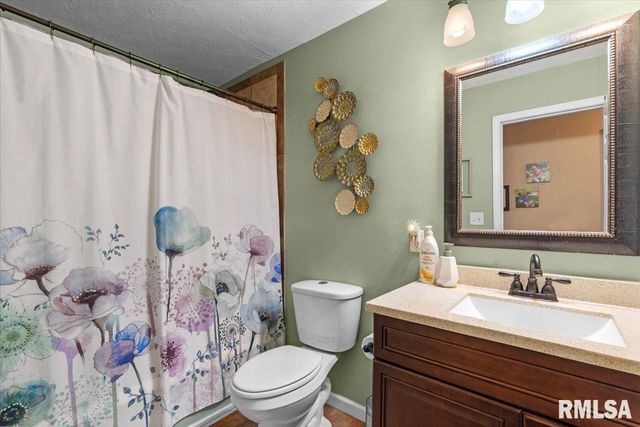 23751 HOMESTEAD Lane, Athens, IL 62613