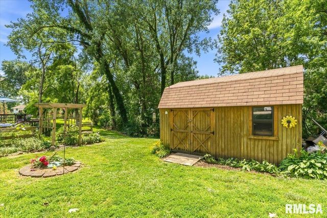 23751 HOMESTEAD Lane, Athens, IL 62613