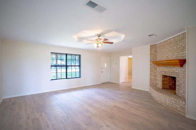 812 Crestline Drive, Mexia, TX 76667